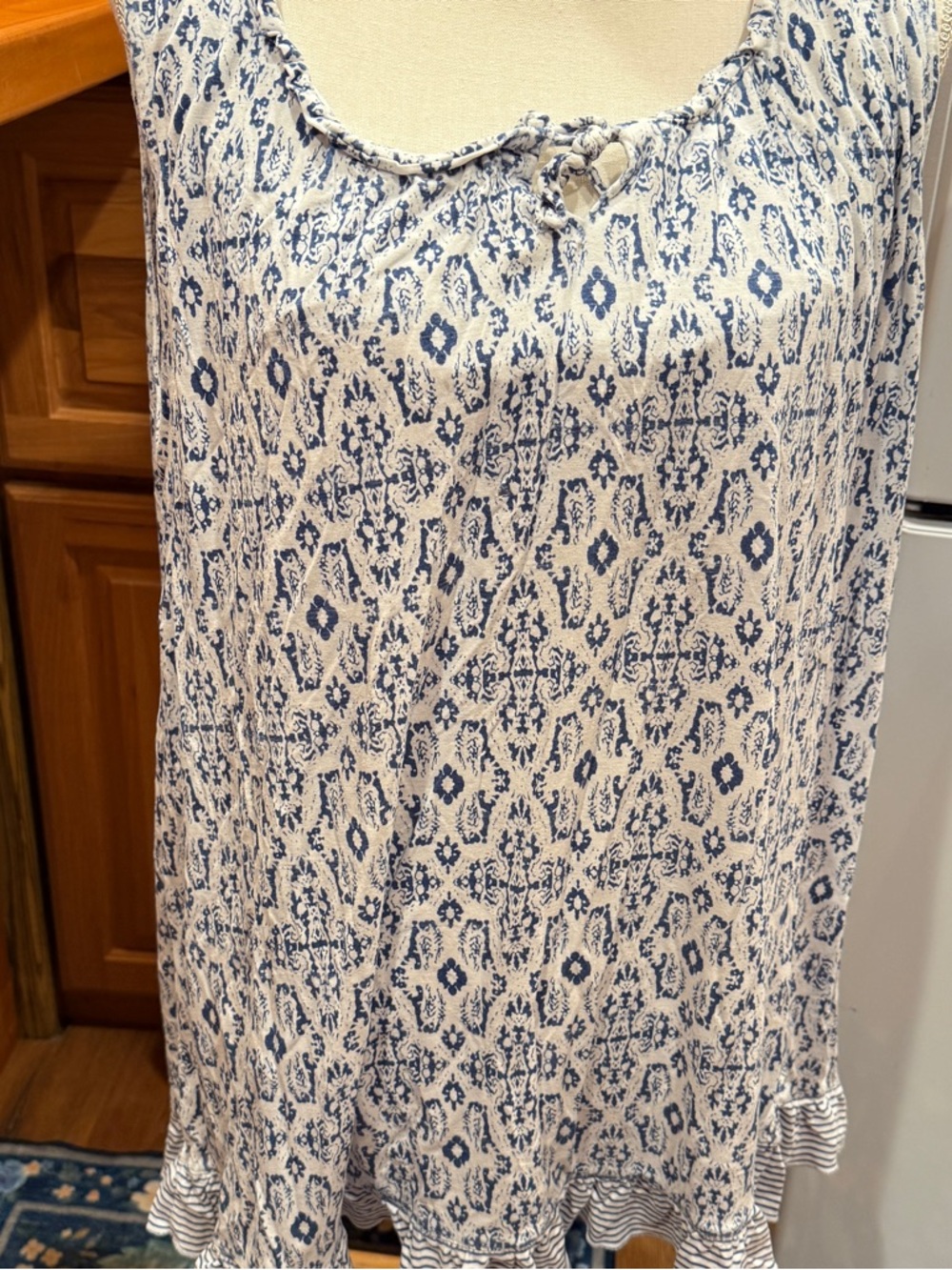 Women's Ellen Tracy Size Medium White With Blue Baby Doll Tank Top Tassles 2Xl